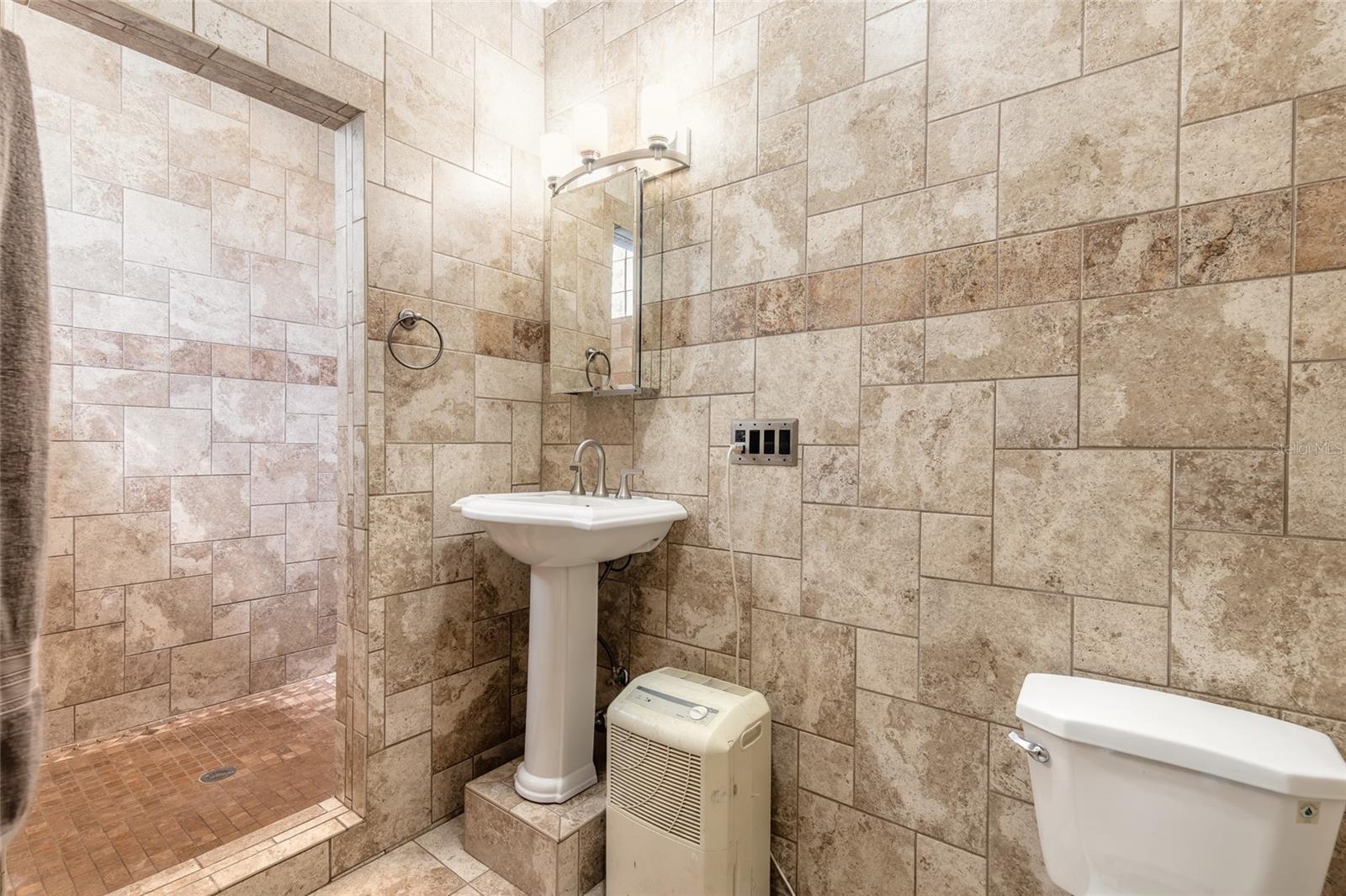 600 N DIXIE FWY, NEW SMYRNA BEACH, FL — photo 17