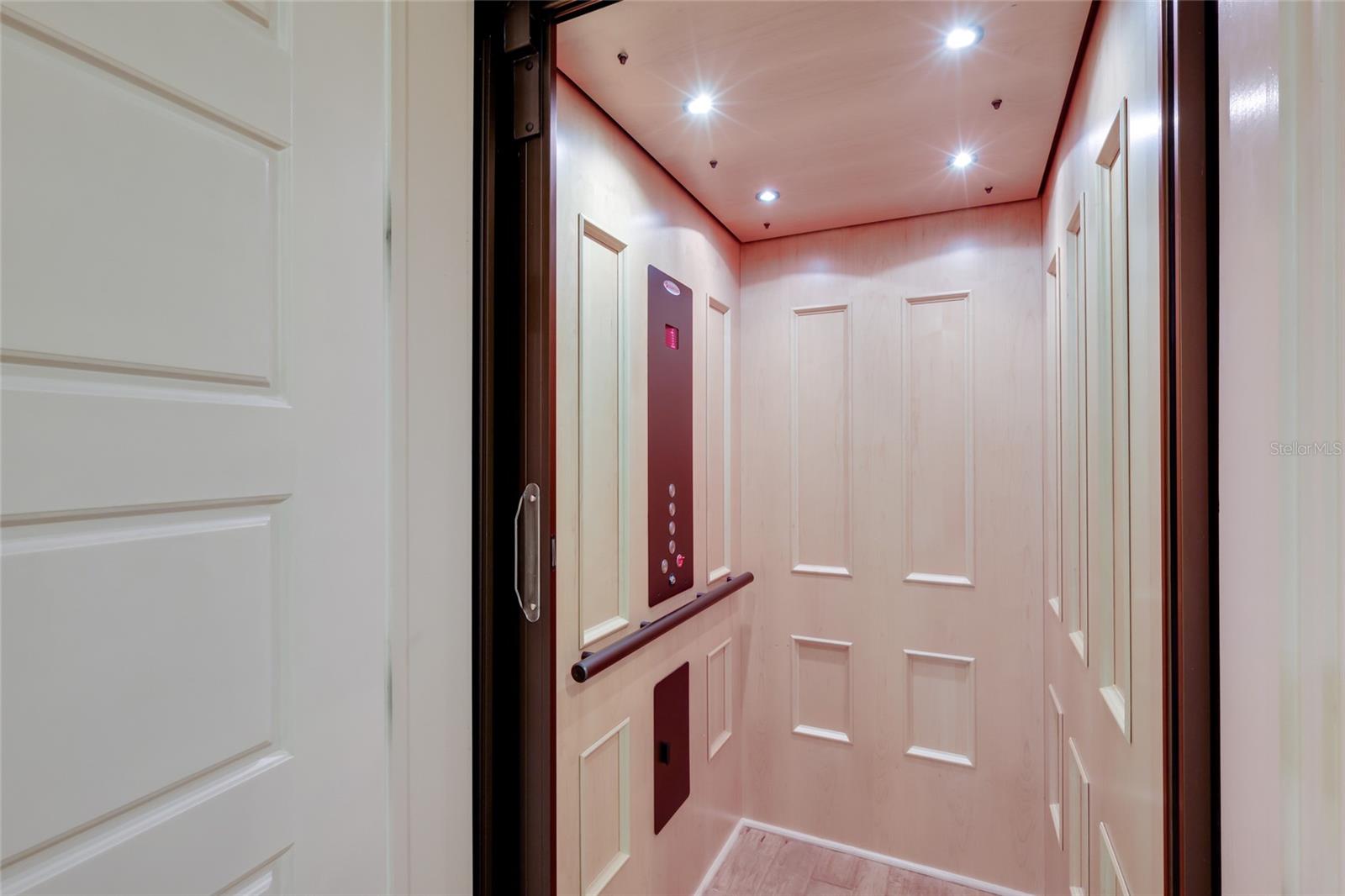 526 56TH ST, HOLMES BEACH, FL — photo 10