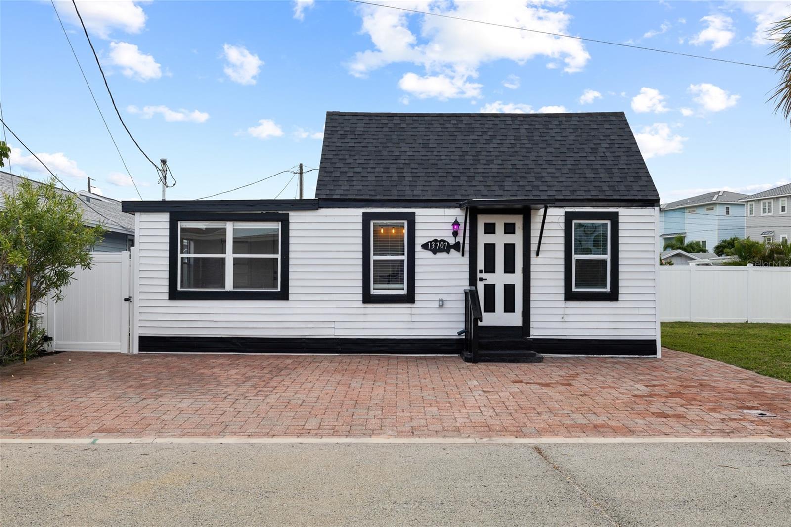 13707 PLYMOUTH ST, MADEIRA BEACH, FL