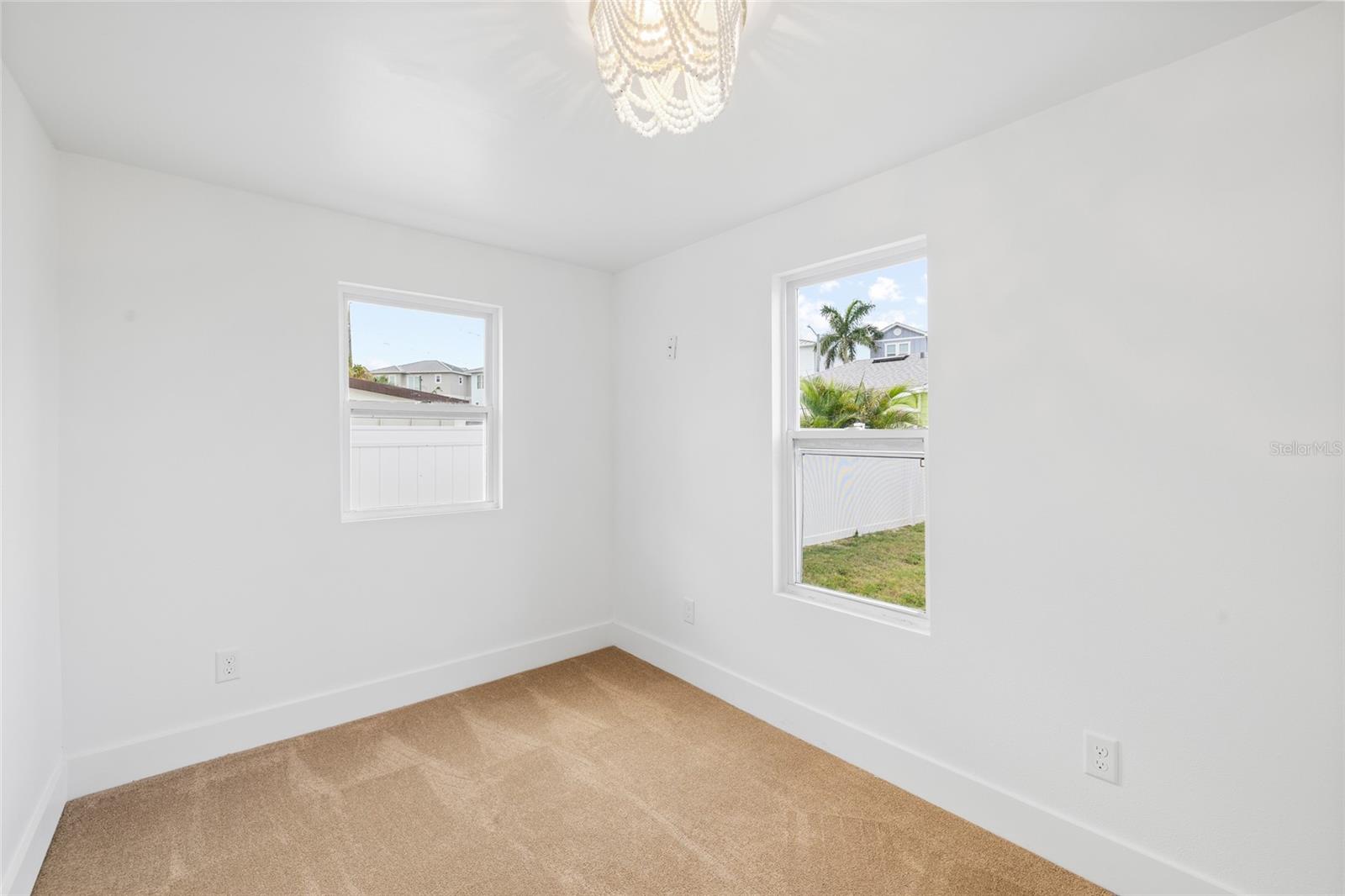 13707 PLYMOUTH ST, MADEIRA BEACH, FL — photo 12