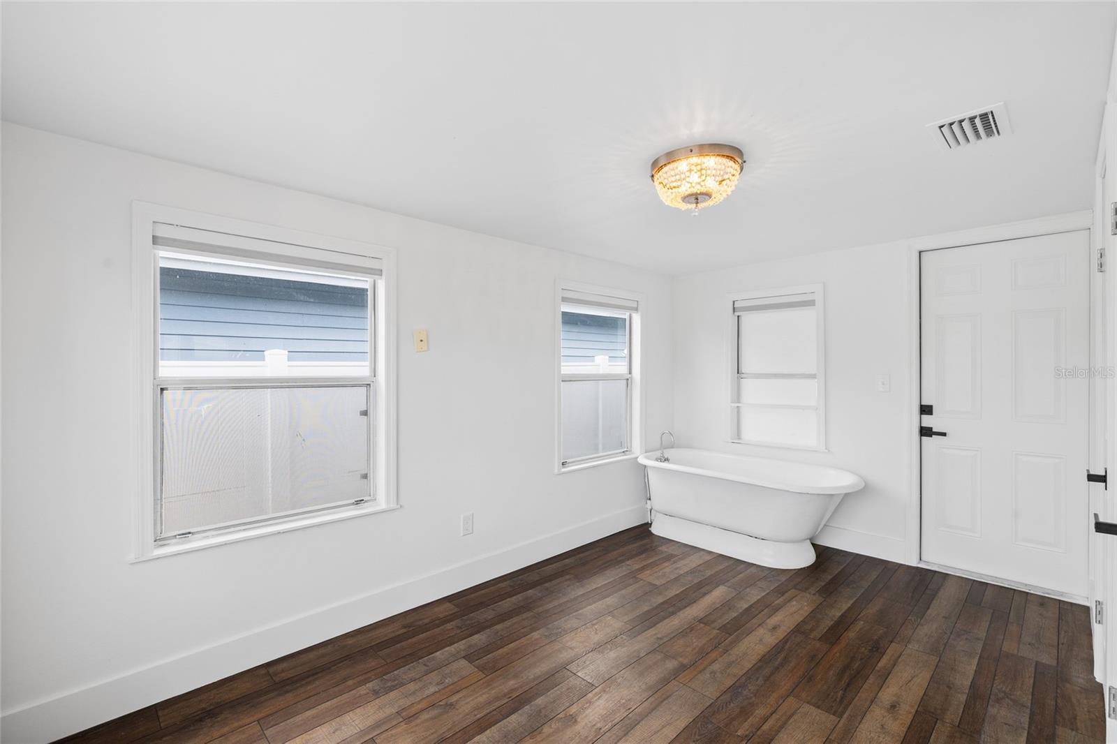 13707 PLYMOUTH ST, MADEIRA BEACH, FL — photo 14