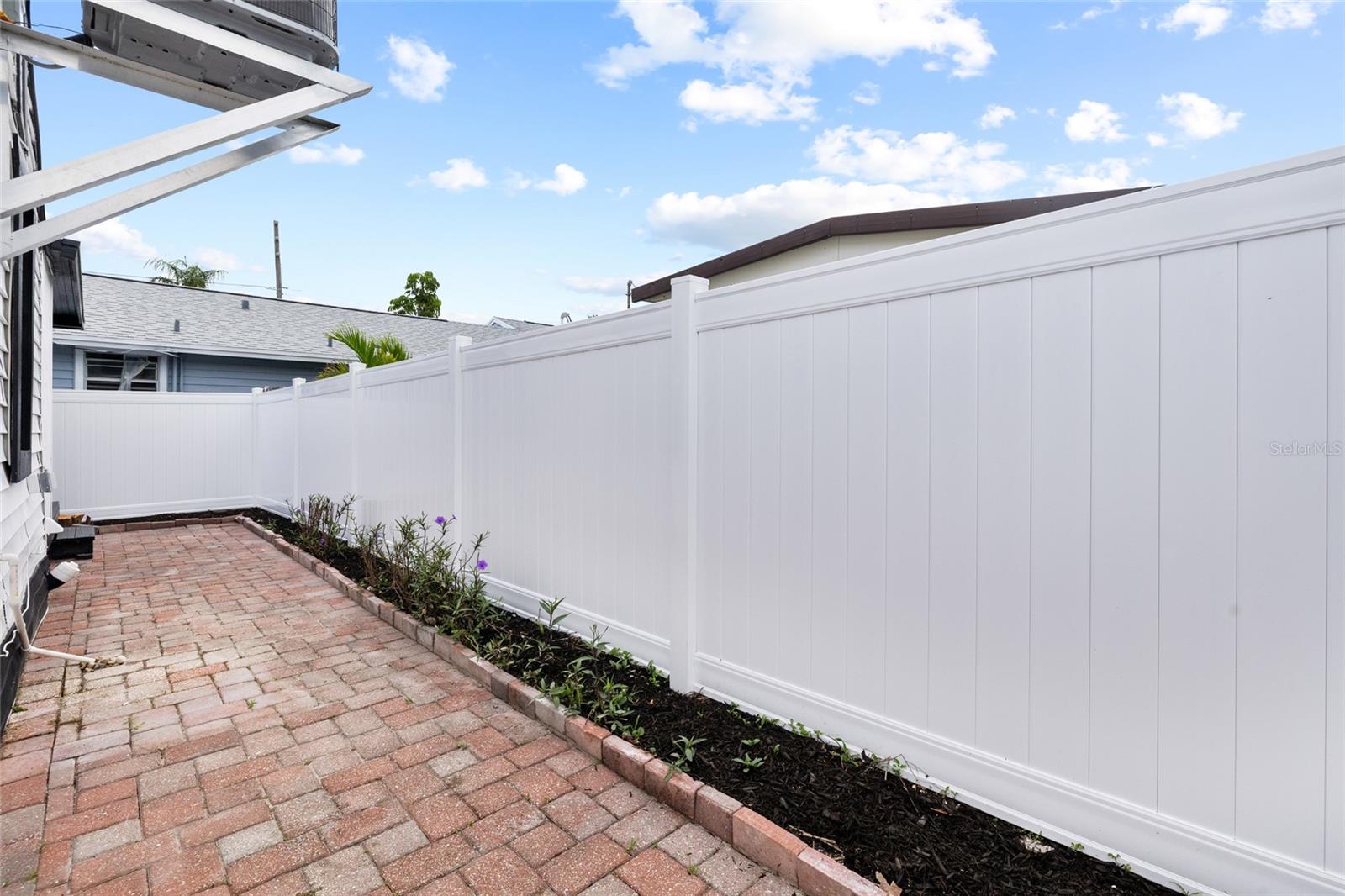 13707 PLYMOUTH ST, MADEIRA BEACH, FL — photo 24