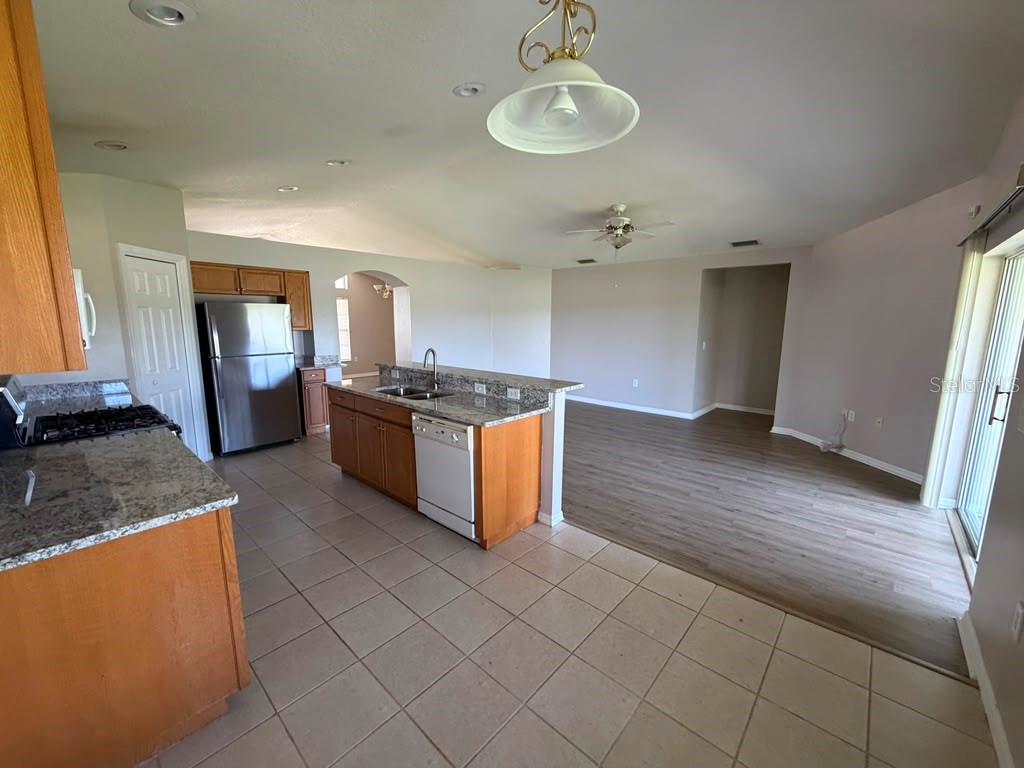 18014 ARBOR CREST DR, TAMPA, FL — photo 16