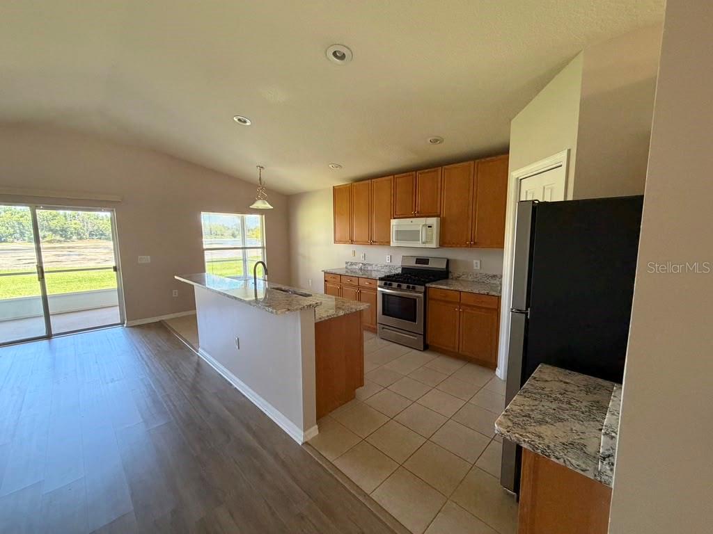 18014 ARBOR CREST DR, TAMPA, FL — photo 17