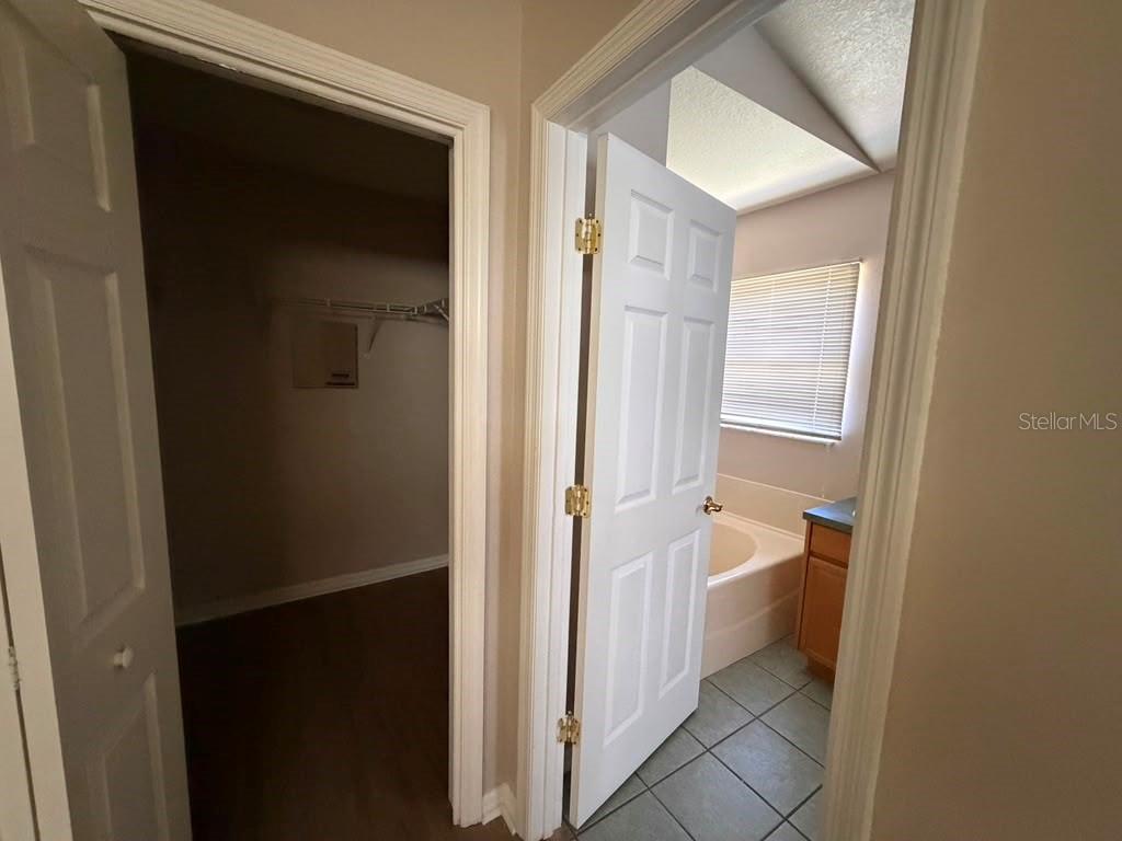 18014 ARBOR CREST DR, TAMPA, FL — photo 19