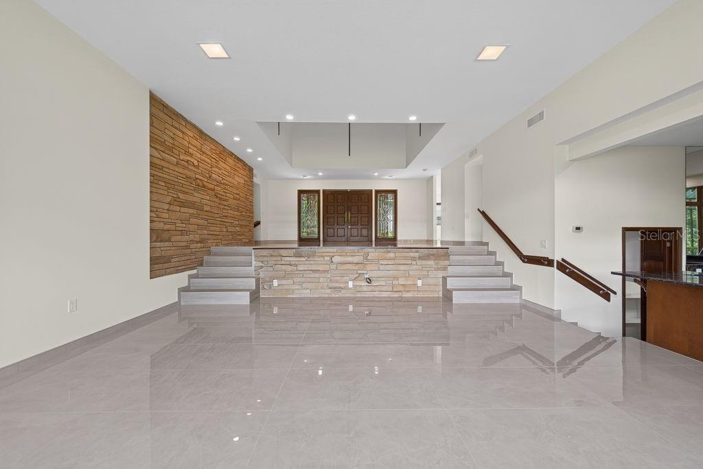 1007 LAKEWOOD DR, BRANDON, FL — photo 10