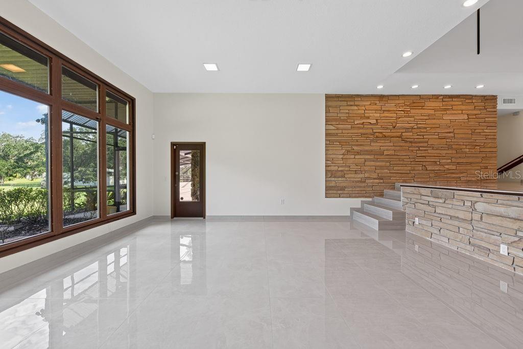 1007 LAKEWOOD DR, BRANDON, FL — photo 11