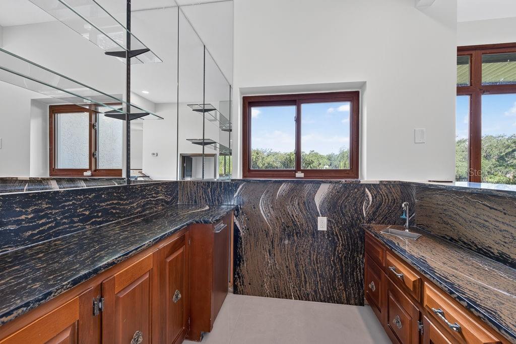1007 LAKEWOOD DR, BRANDON, FL — photo 13