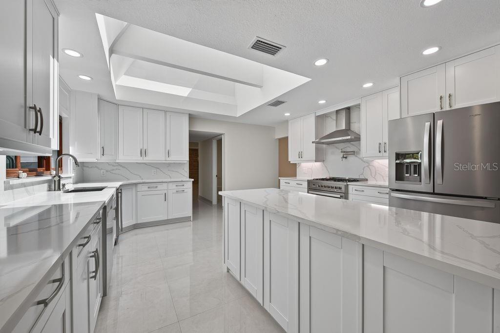 1007 LAKEWOOD DR, BRANDON, FL — photo 21