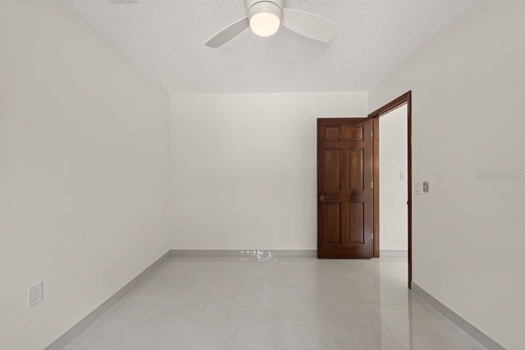 1007 LAKEWOOD DR, BRANDON, FL — photo 31