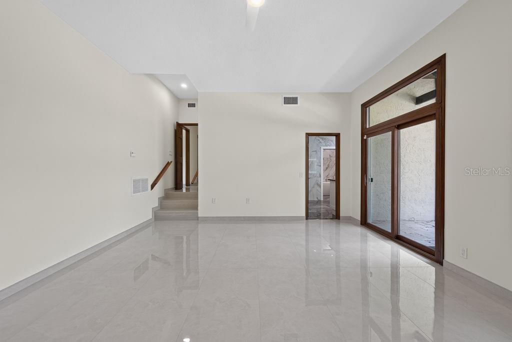 1007 LAKEWOOD DR, BRANDON, FL — photo 36