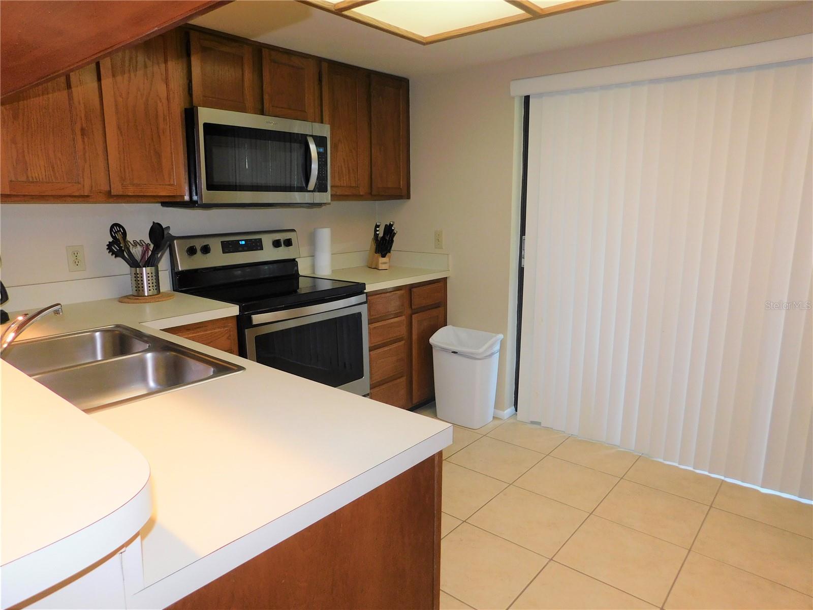 250 WOODLAKE WYNDE #250, OLDSMAR, FL — photo 7
