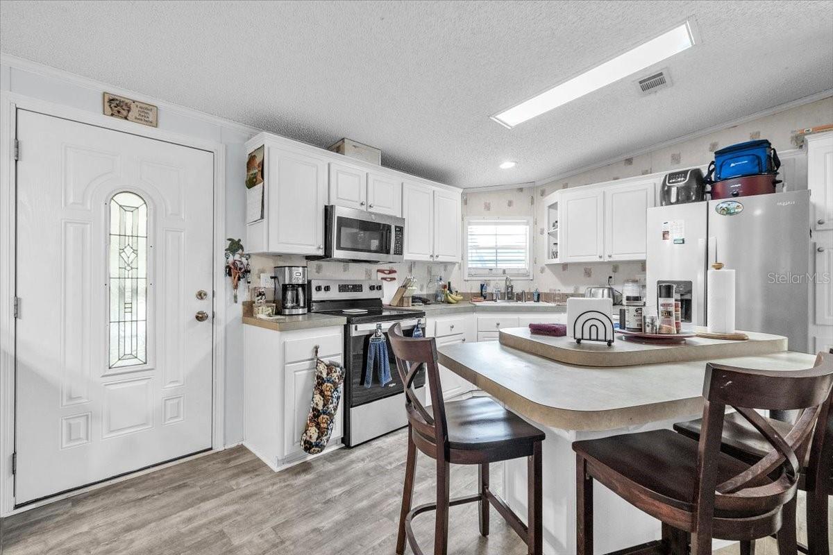 6801 BERNADEAN BLVD, PUNTA GORDA, FL — photo 2