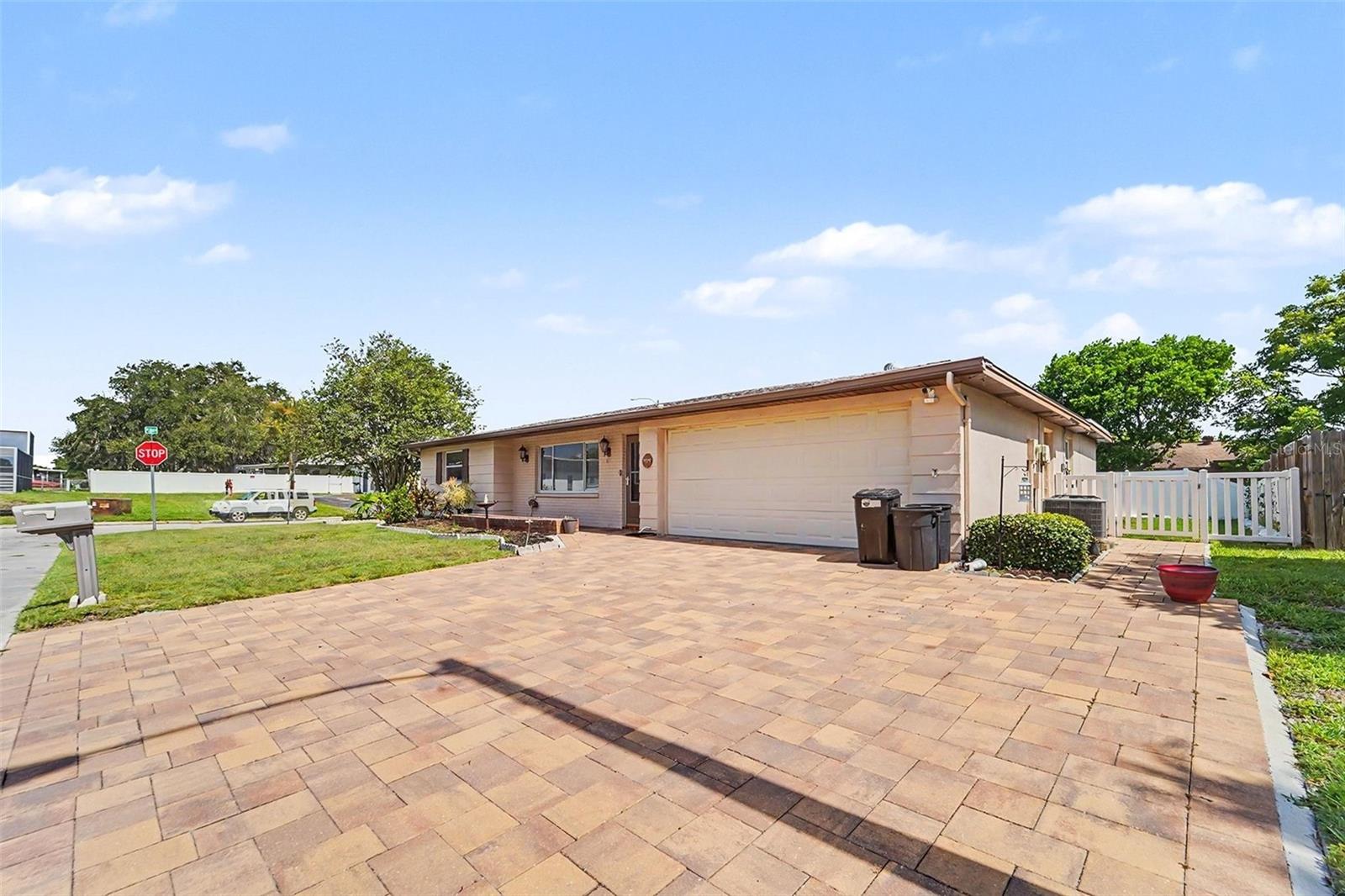 7015 MORAVIAN DR, PORT RICHEY, FL — photo 2