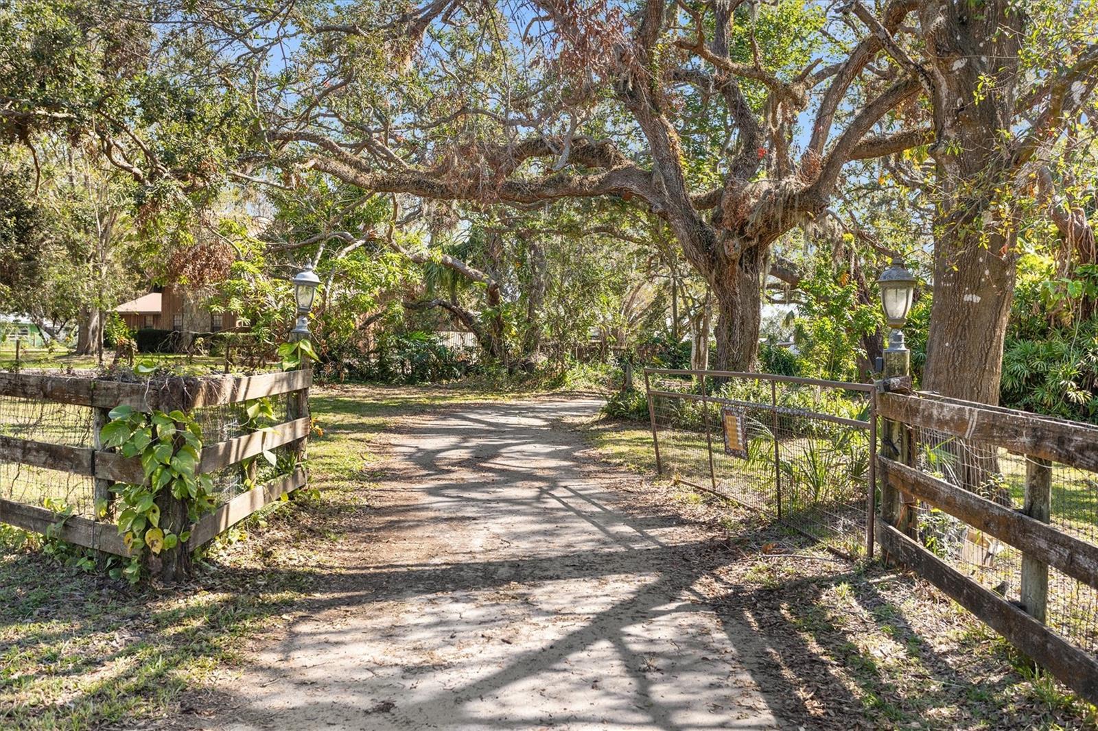 8725 ERIE LN, PARRISH, FL — photo 3