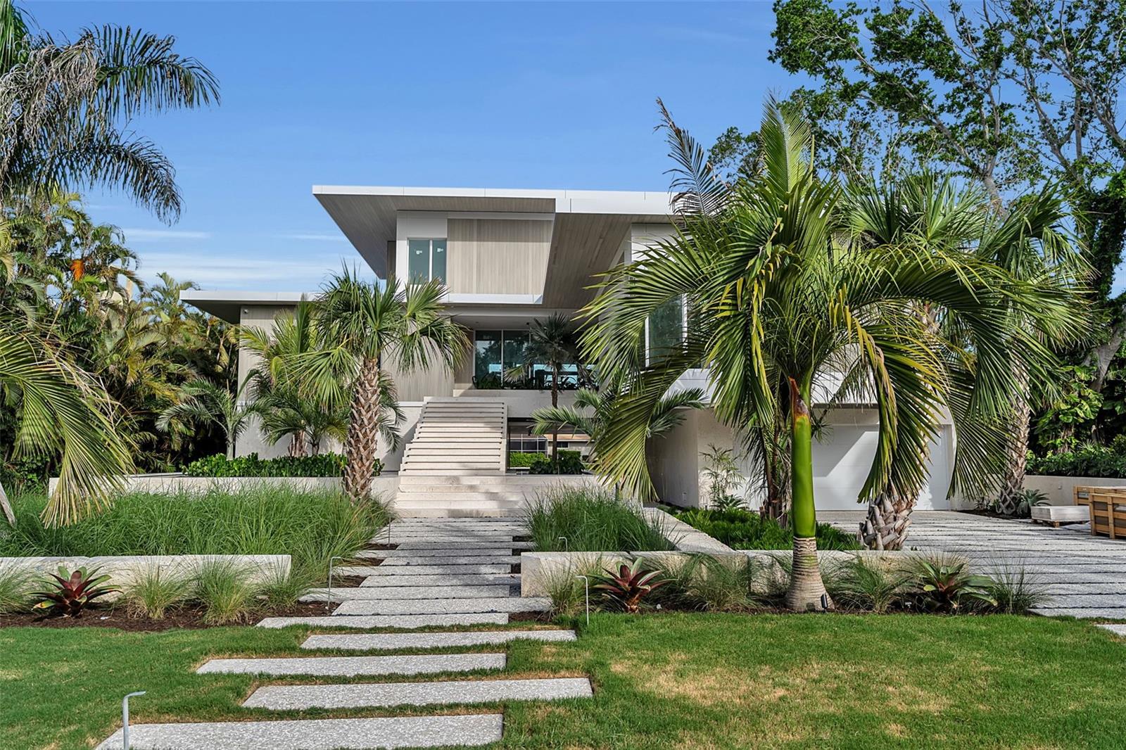 500 HARBOR COVE CIR, LONGBOAT KEY, FL — photo 4