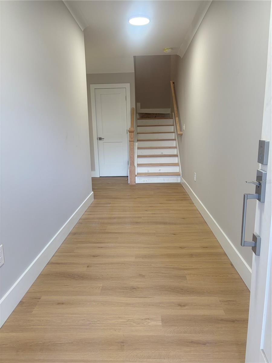 4314 W GRAY ST, TAMPA, FL — photo 2