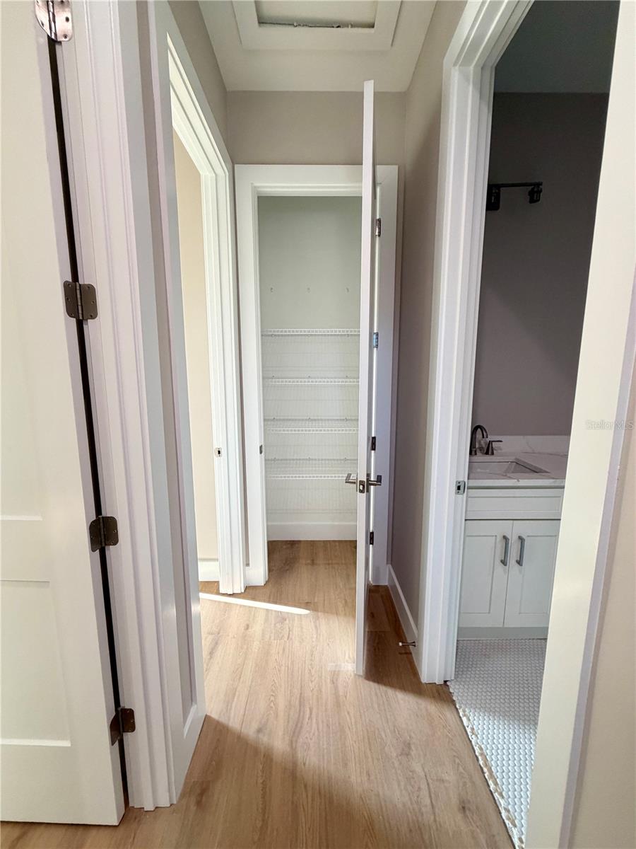 4314 W GRAY ST, TAMPA, FL — photo 12