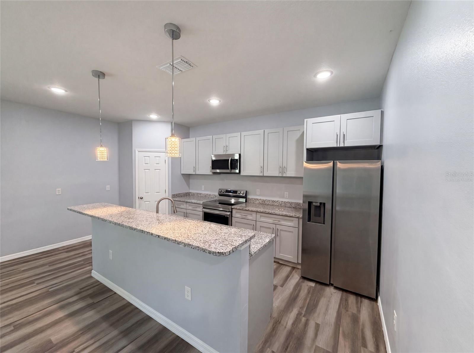 1013 W 11TH ST, SANFORD, FL — photo 2