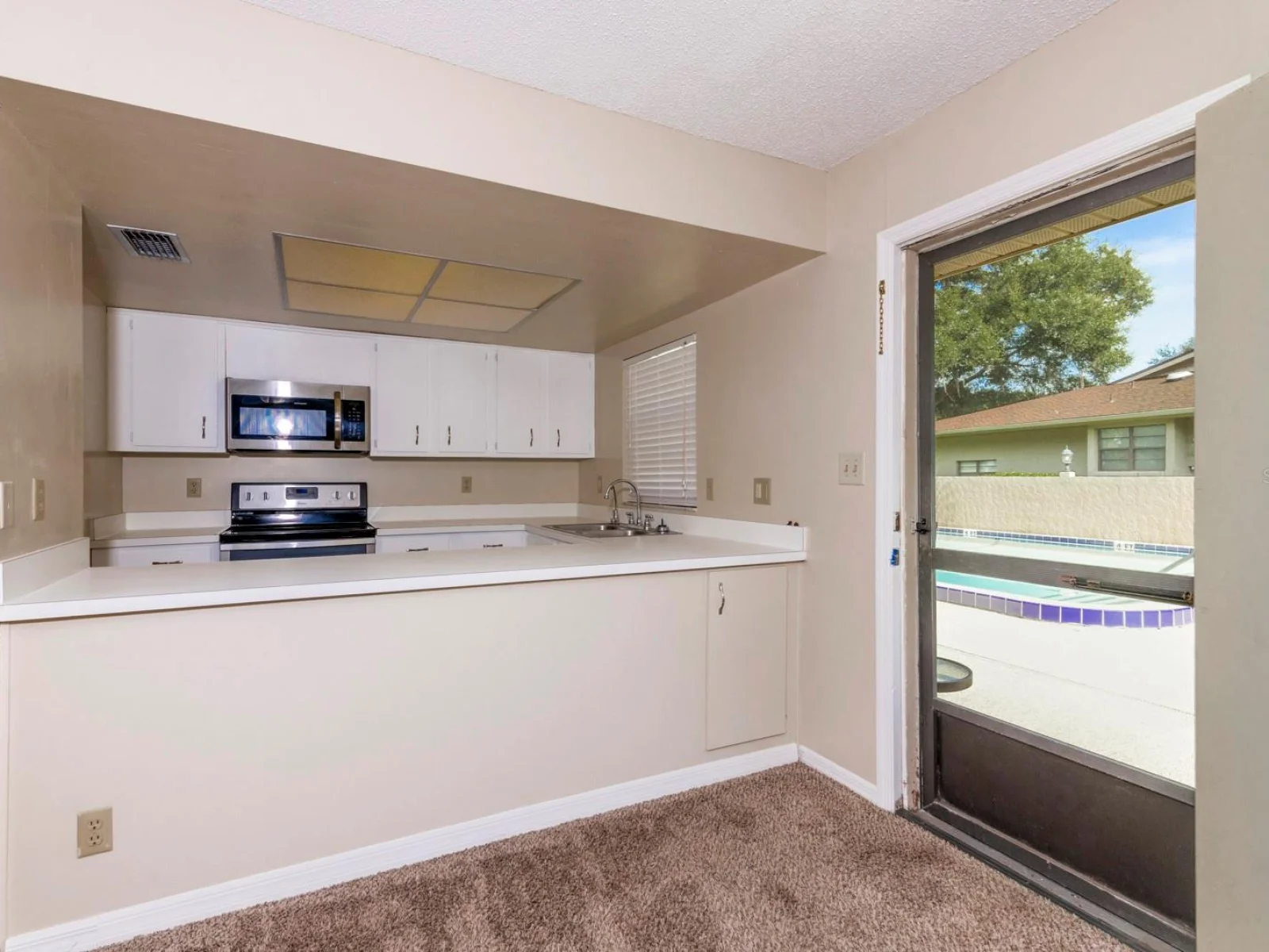 100 S TREMAIN ST #5, MOUNT DORA, FL — photo 8
