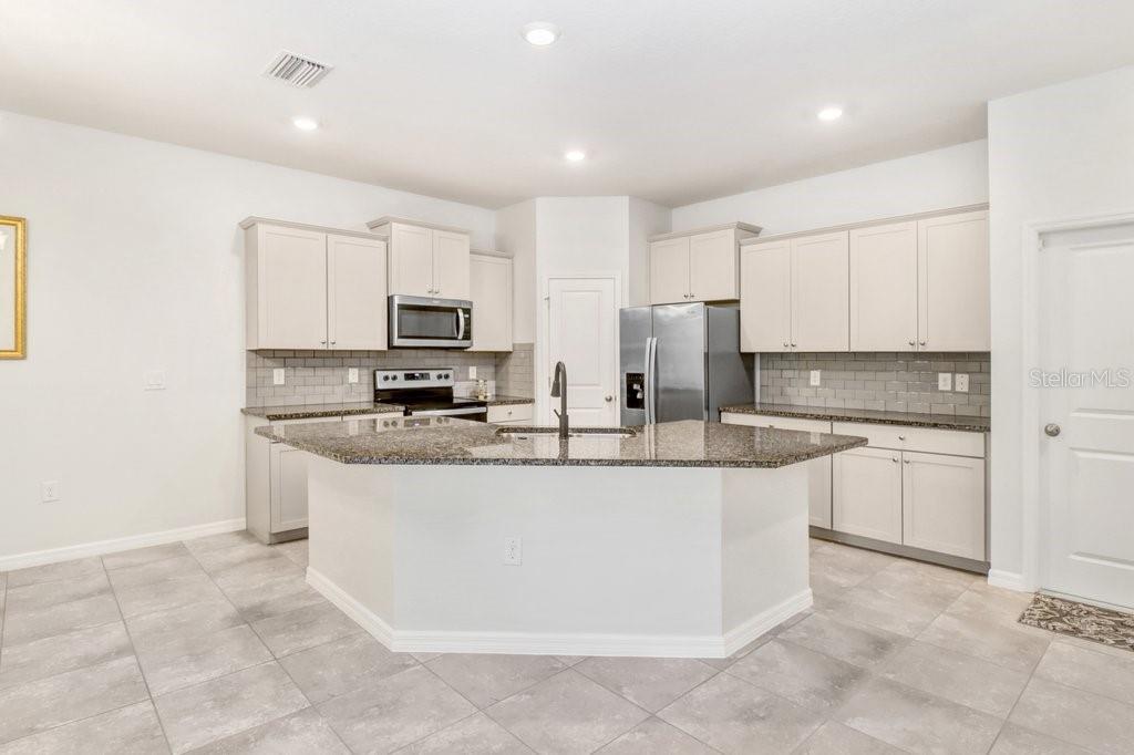 31426 MANGO FADE WAY, SAN ANTONIO, FL — photo 7