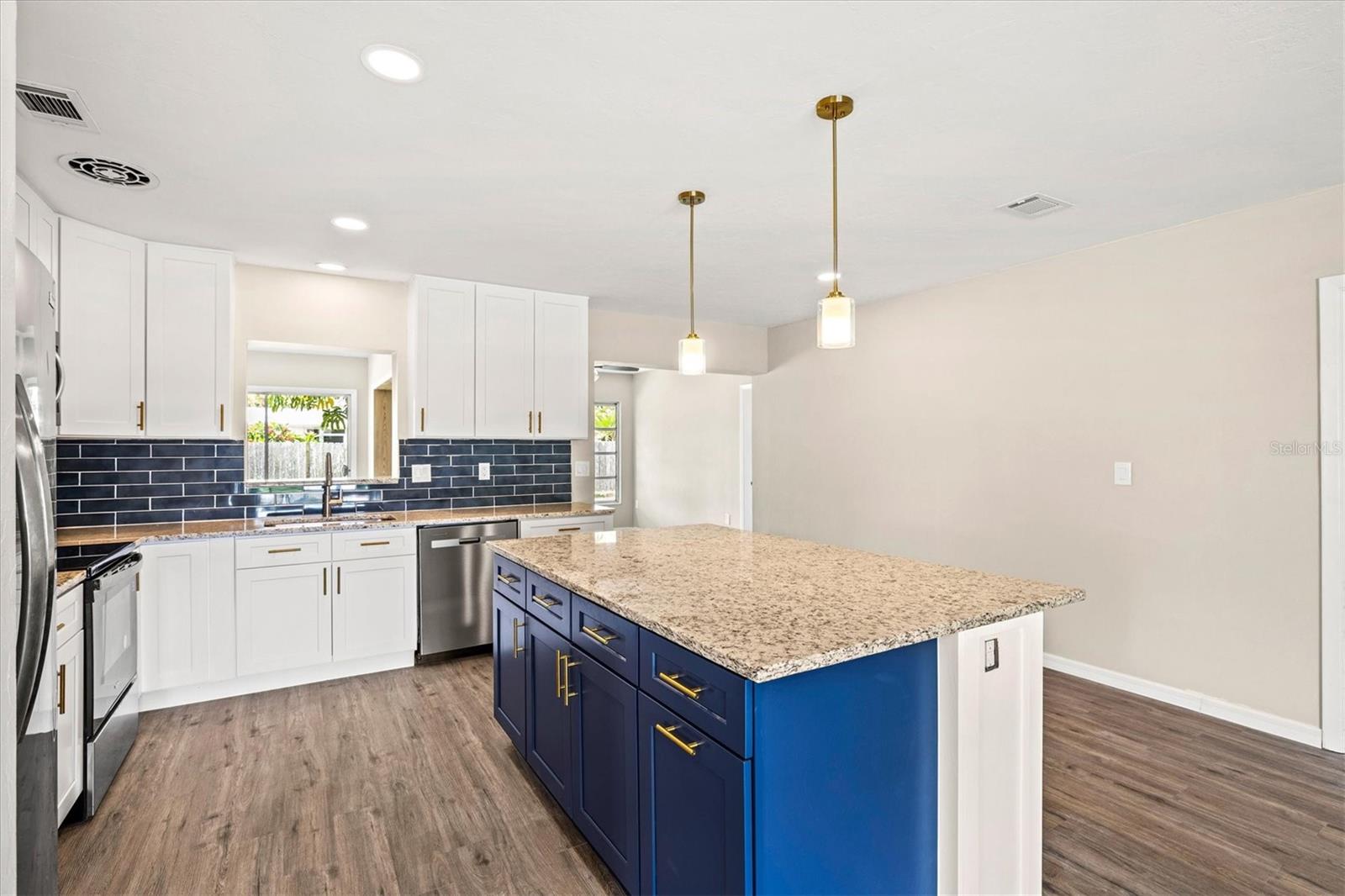 106 AURORA ST E, VENICE, FL — photo 12