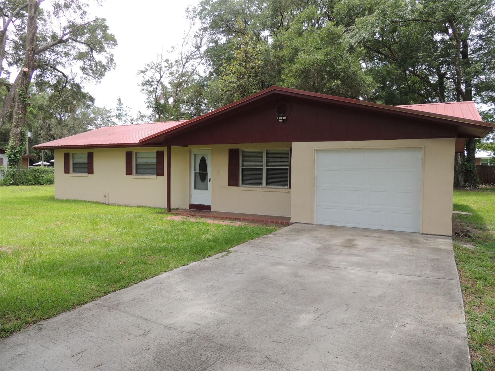330 SE 6TH ST, WILLISTON, FL — photo 2