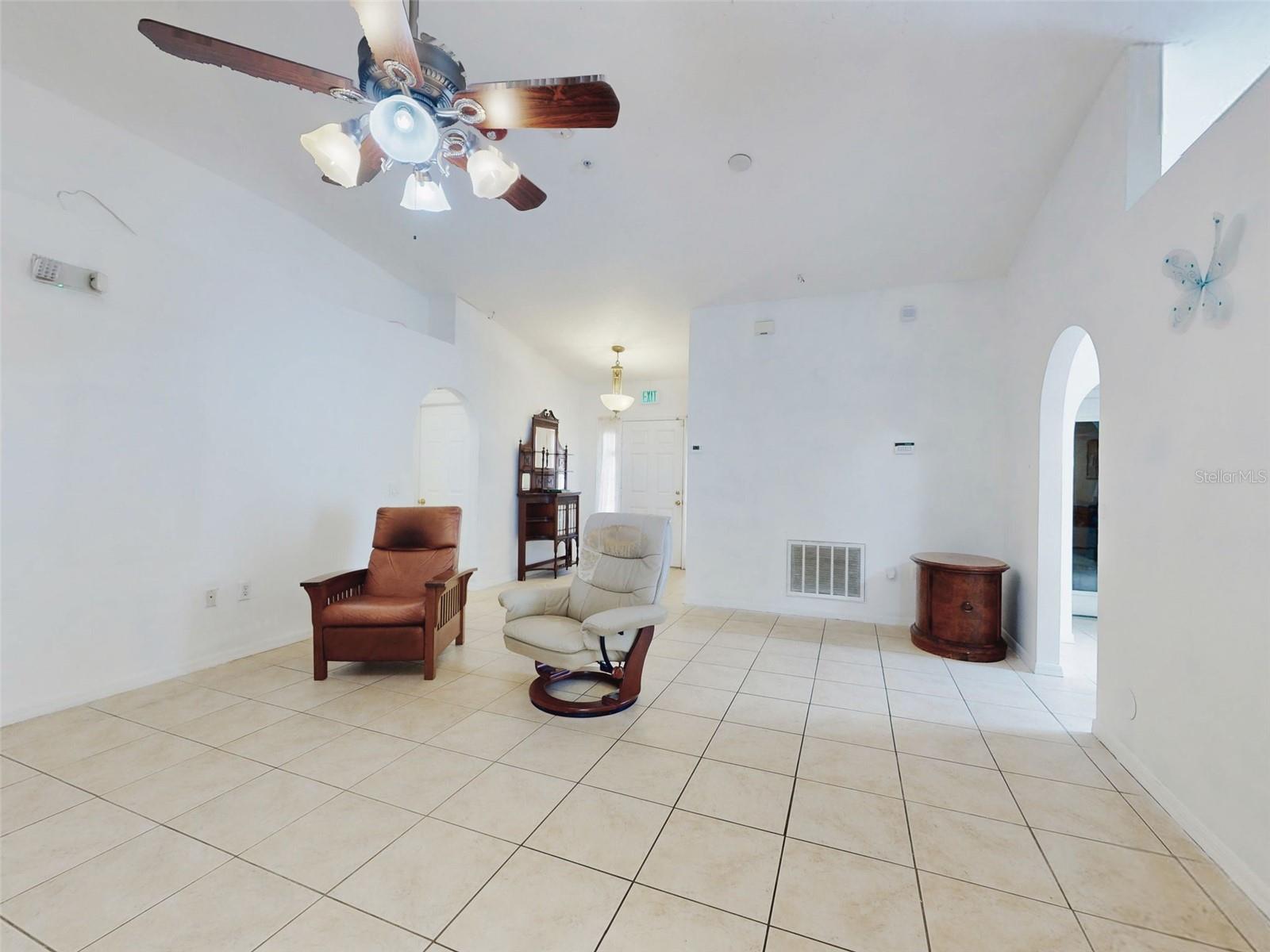 185 WINDING COVE AVENUE, APOPKA, FL — photo 4