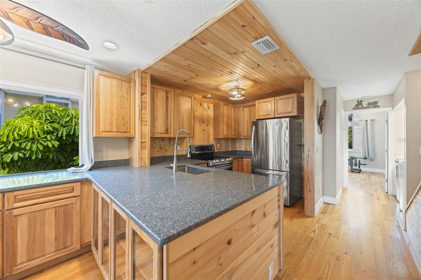 367 MADEIRA CIR, TIERRA VERDE, FL — photo 9