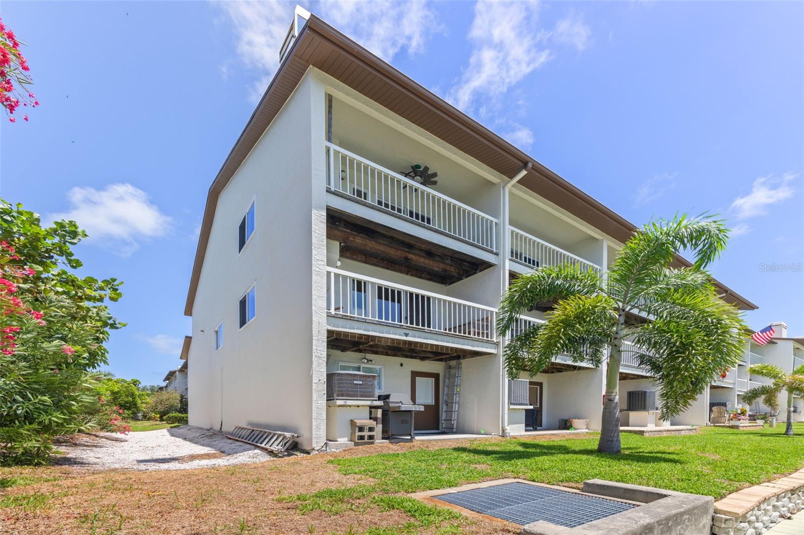 367 MADEIRA CIR, TIERRA VERDE, FL — photo 41