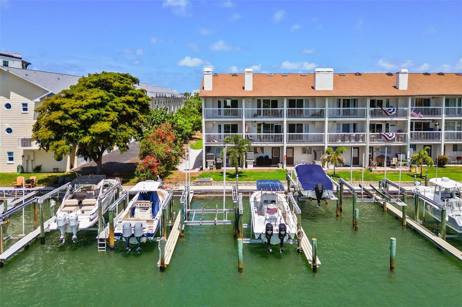 367 MADEIRA CIR, TIERRA VERDE, FL — photo 47