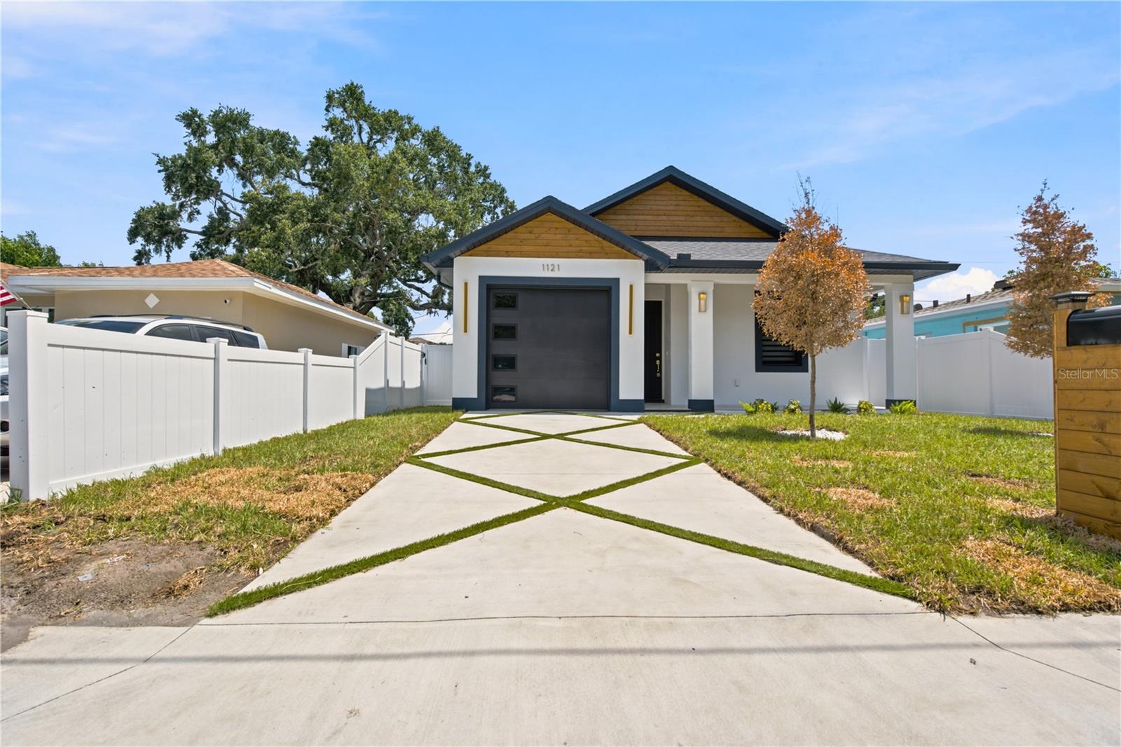 1121 ENGMAN ST, CLEARWATER, FL — photo 2