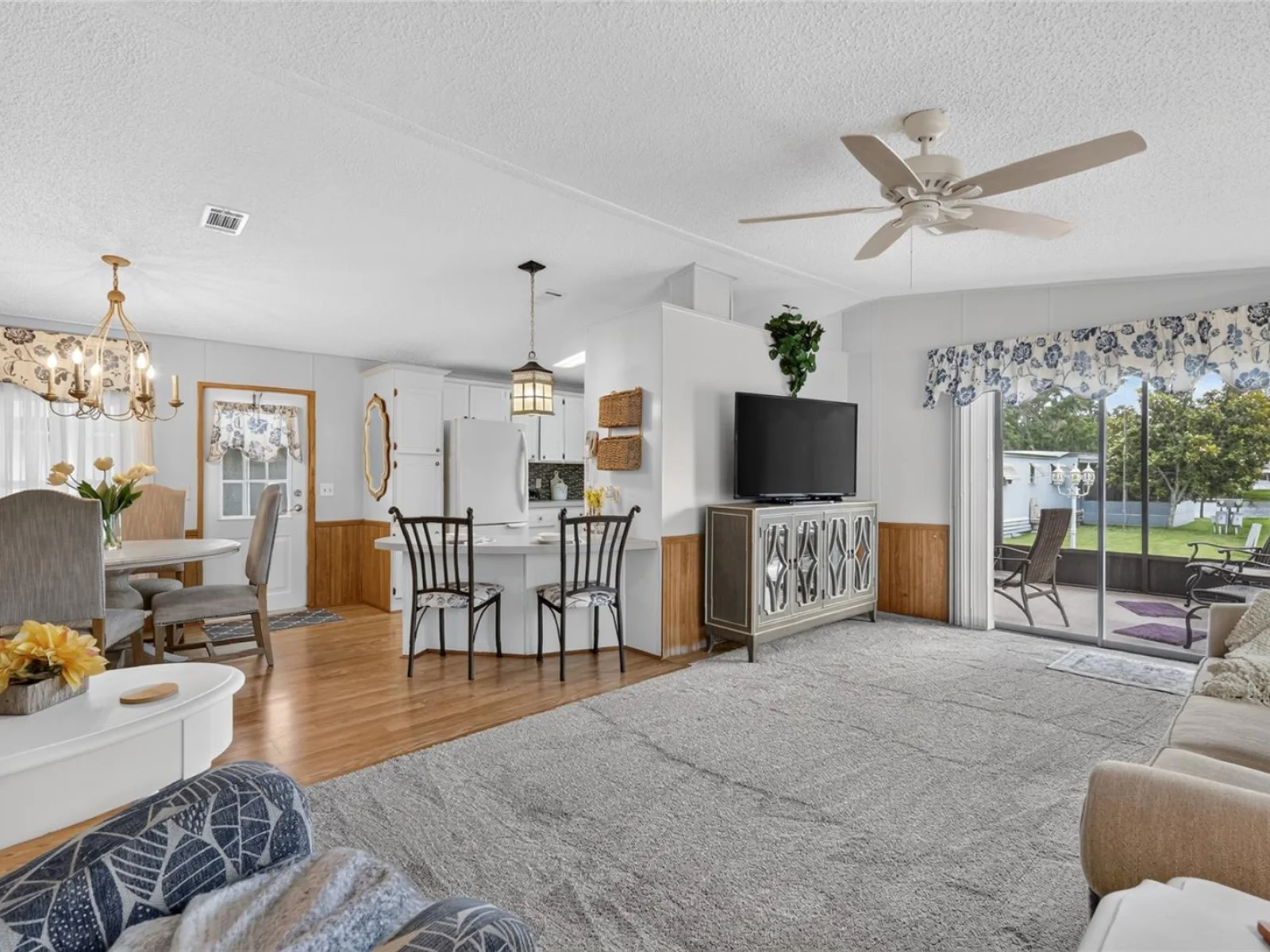572 TAMMI DR, LEESBURG, FL — photo 9