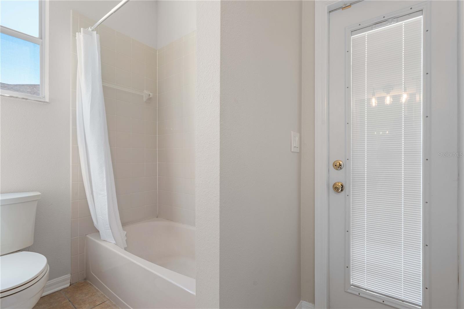 11611 JORDANS LANDING CT, RIVERVIEW, FL — photo 40