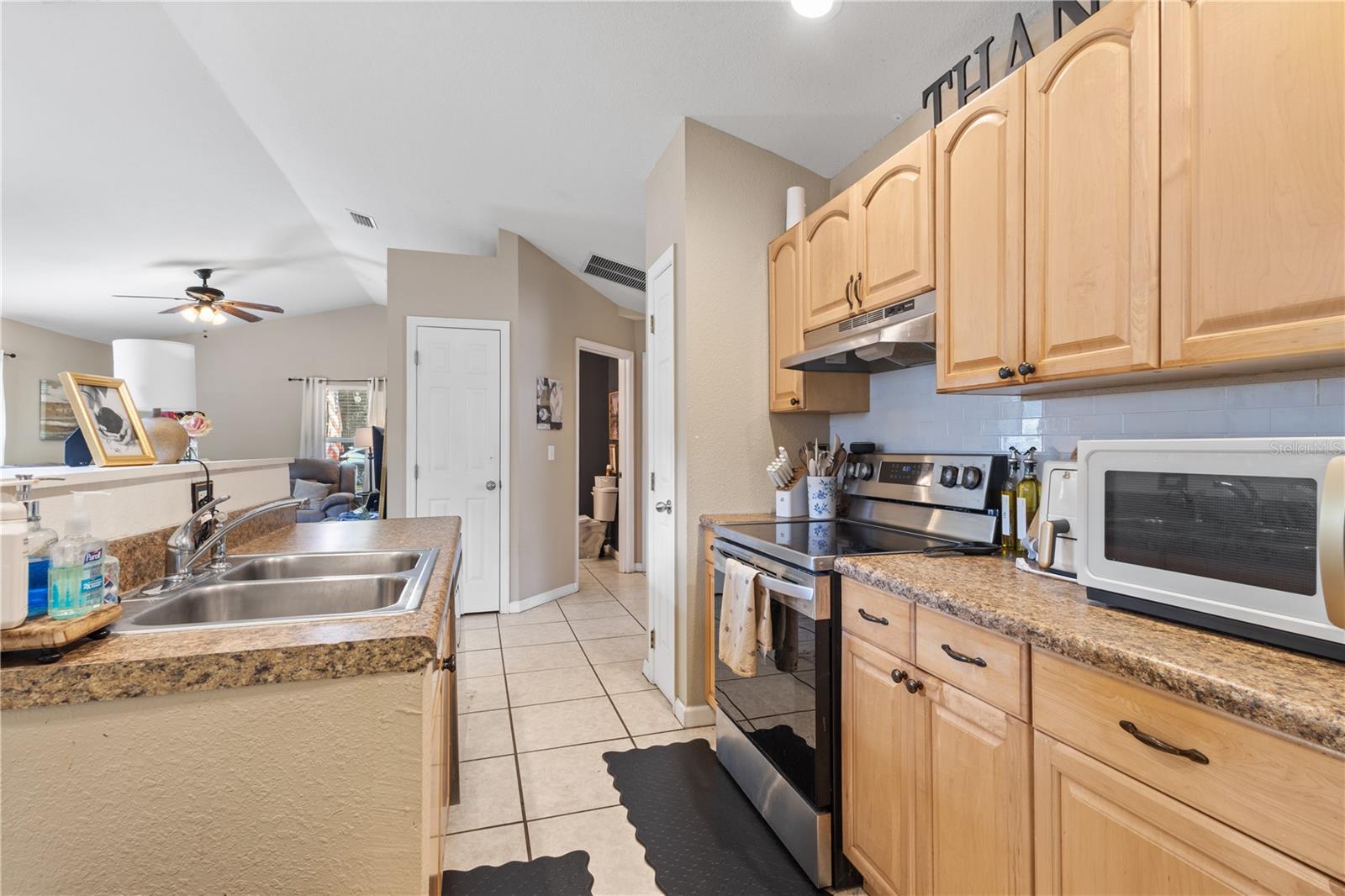 308 SW 2ND AVE, CHIEFLAND, FL — photo 3
