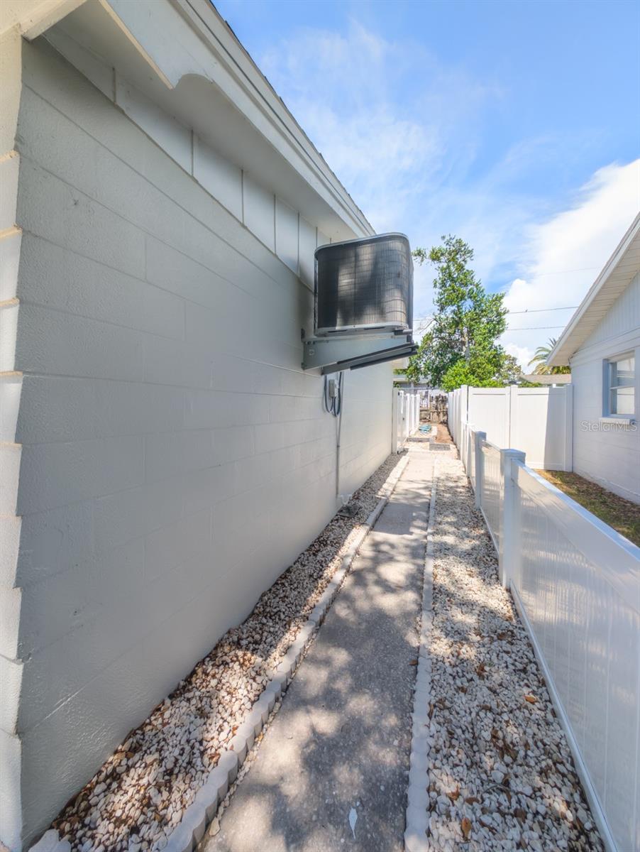 3650 KINGSBURY DR, HOLIDAY, FL — photo 28