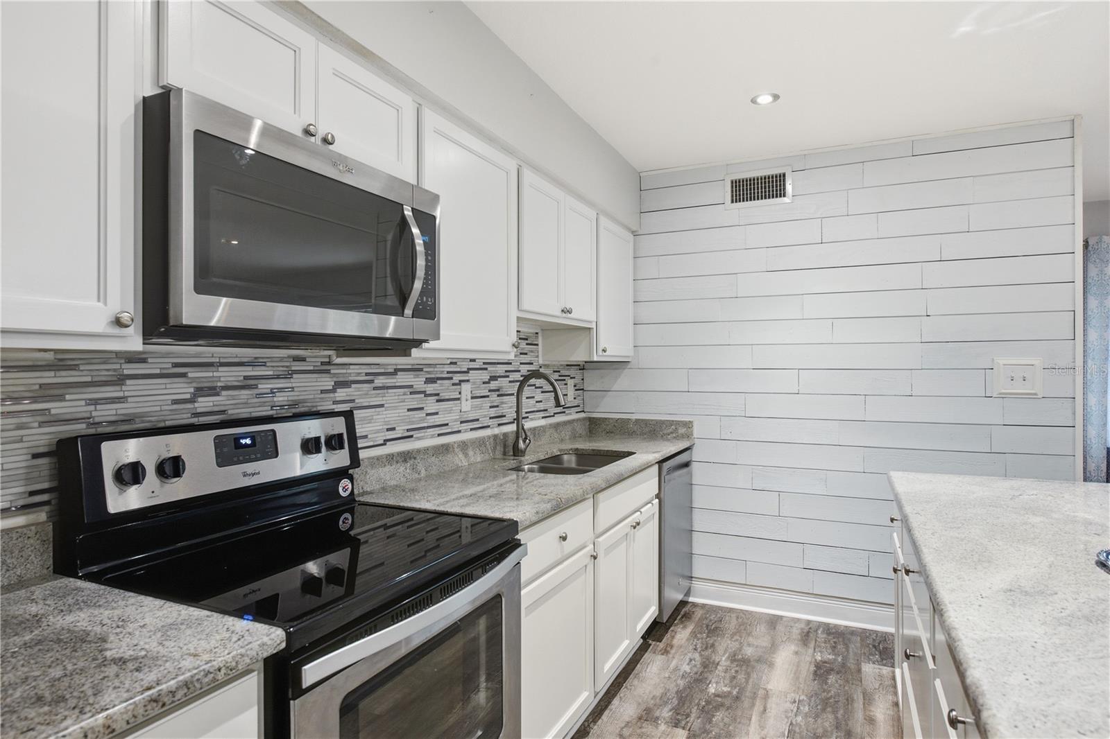 1144 WOODBROOK DR, LARGO, FL — photo 12