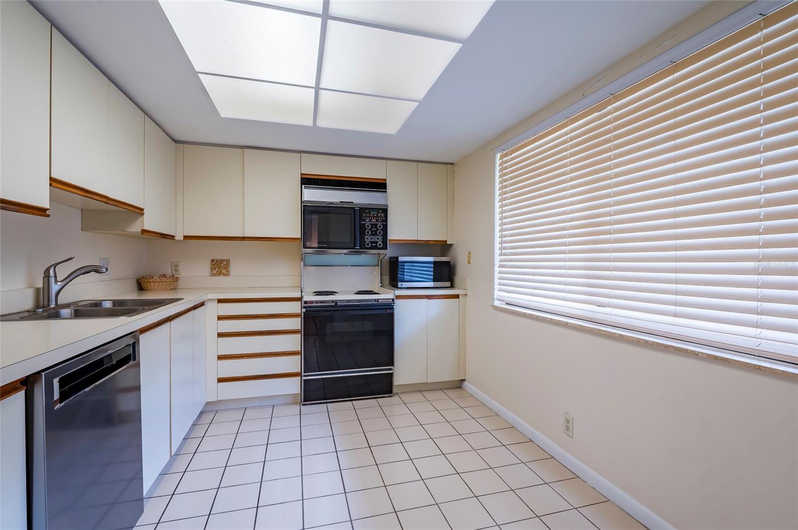 3062 EASTLAND BLVD #406, CLEARWATER, FL — photo 17