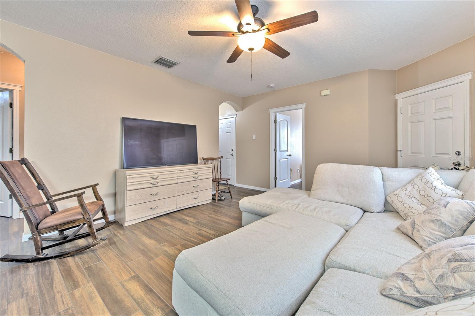 5843 WRENWATER, LITHIA, FL — photo 5