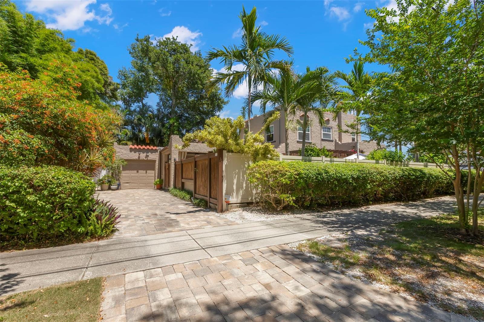 1125 11TH AVE NE, ST PETERSBURG, FL — photo 37