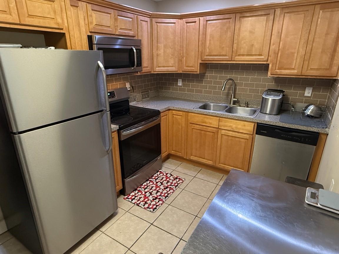 3142 HENDERSON CIR W, LAKELAND, FL — photo 11