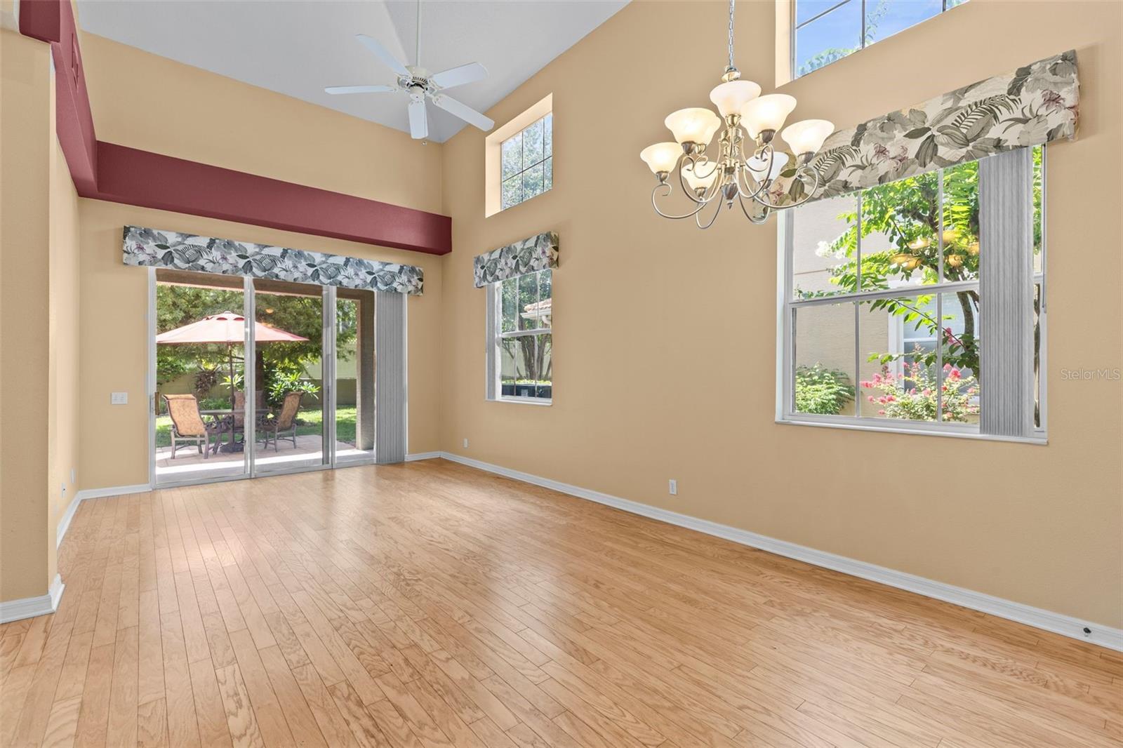 3350 COVERED BRIDGE DR W, DUNEDIN, FL — photo 5