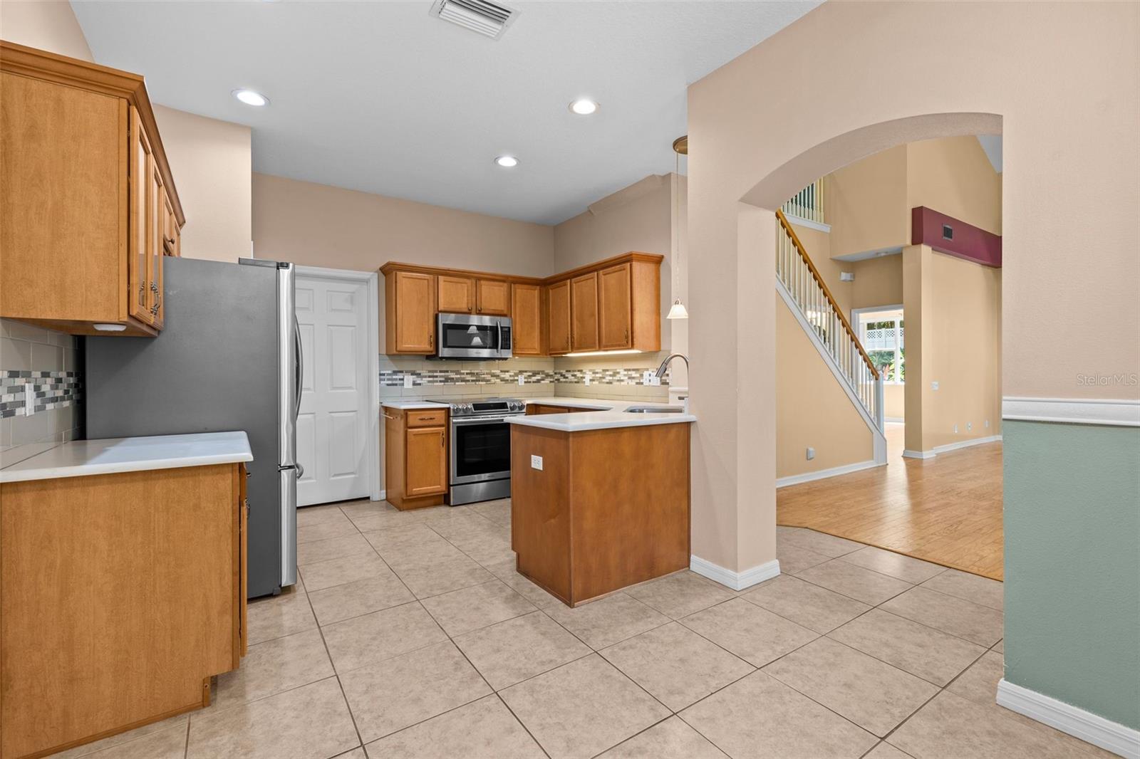 3350 COVERED BRIDGE DR W, DUNEDIN, FL — photo 12