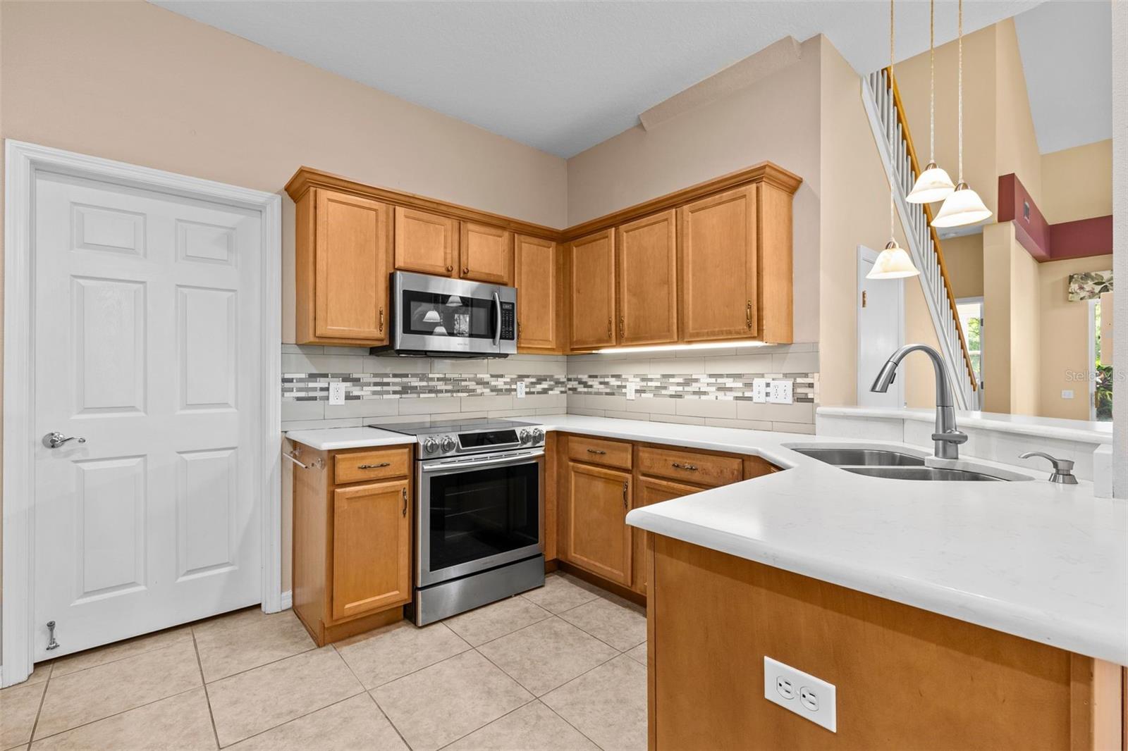 3350 COVERED BRIDGE DR W, DUNEDIN, FL — photo 16