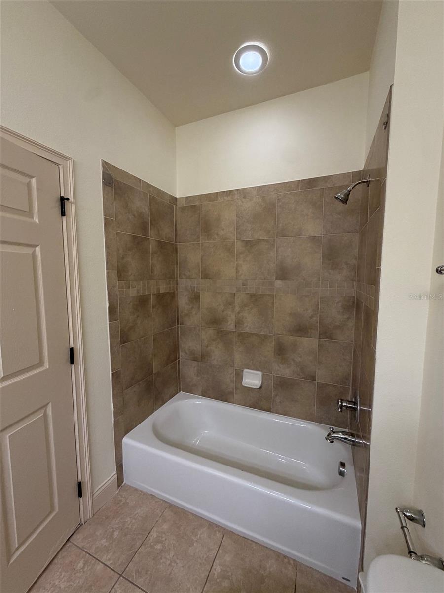 2404 BELLA VISTA DR, DAVENPORT, FL — photo 41