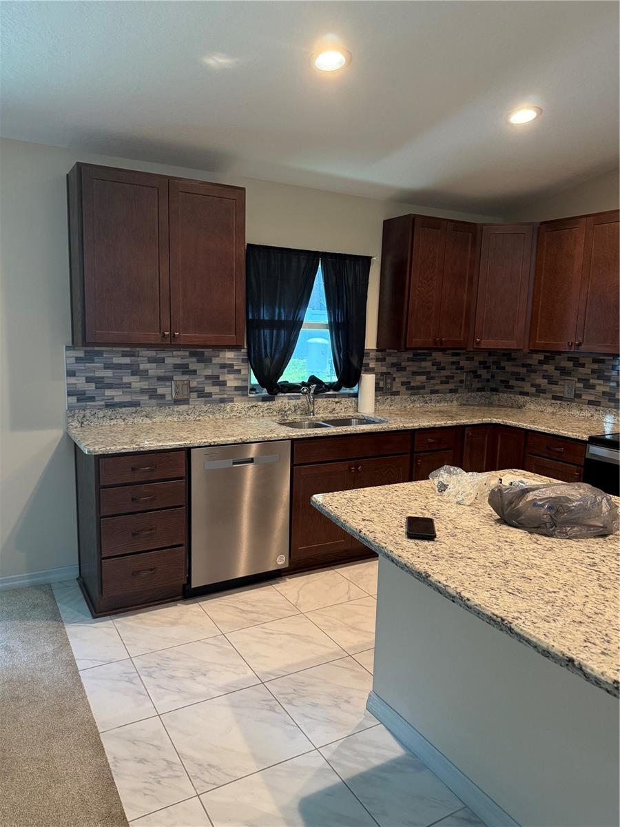 3770 SE 137TH LN, SUMMERFIELD, FL — photo 7