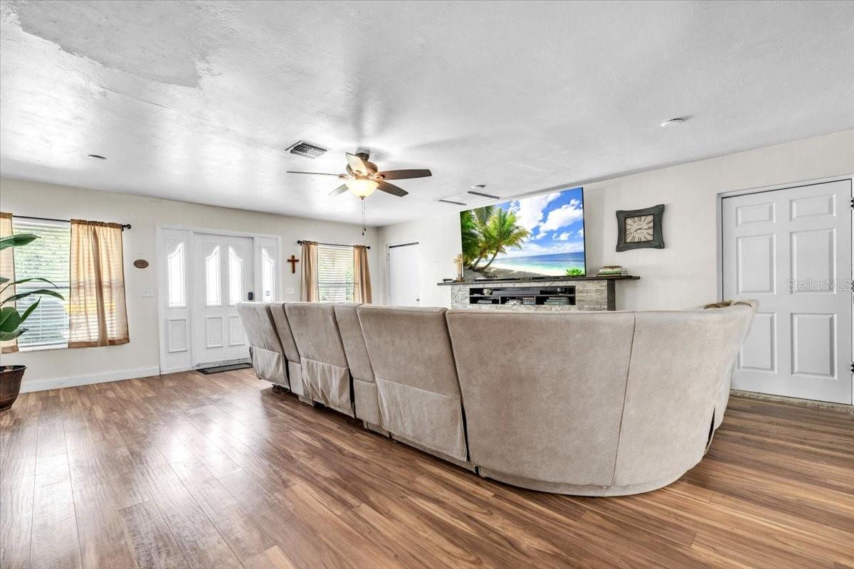 1655 DANIELS DR, NORTH FORT MYERS, FL — photo 8