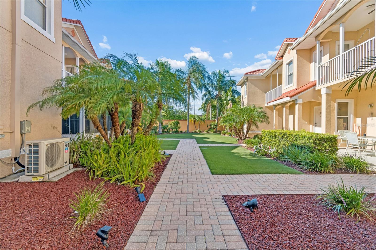 21041 SUNPOINT WAY #201, LUTZ, FL