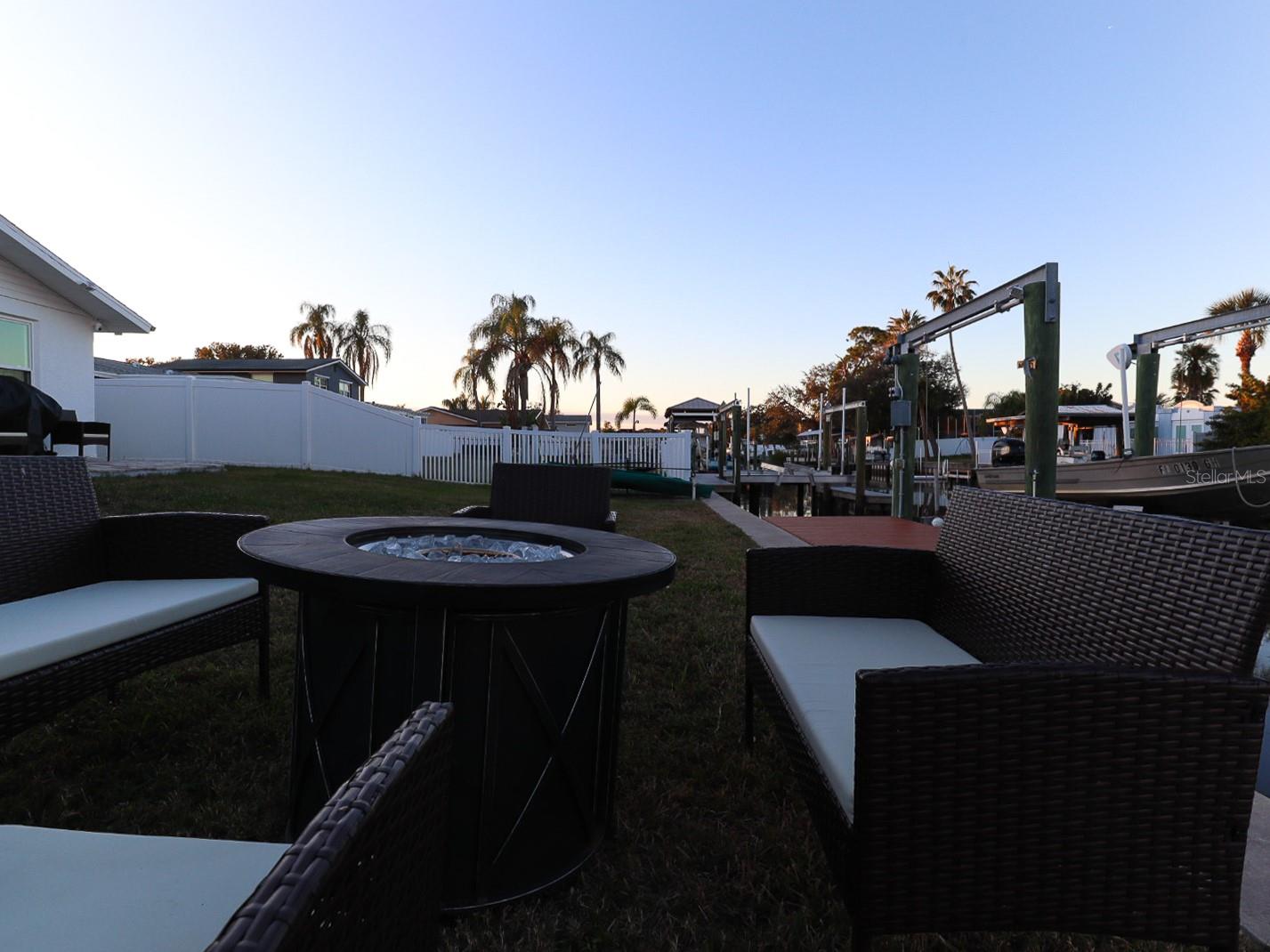 10707 DONBRESE AVE, TAMPA, FL — photo 32