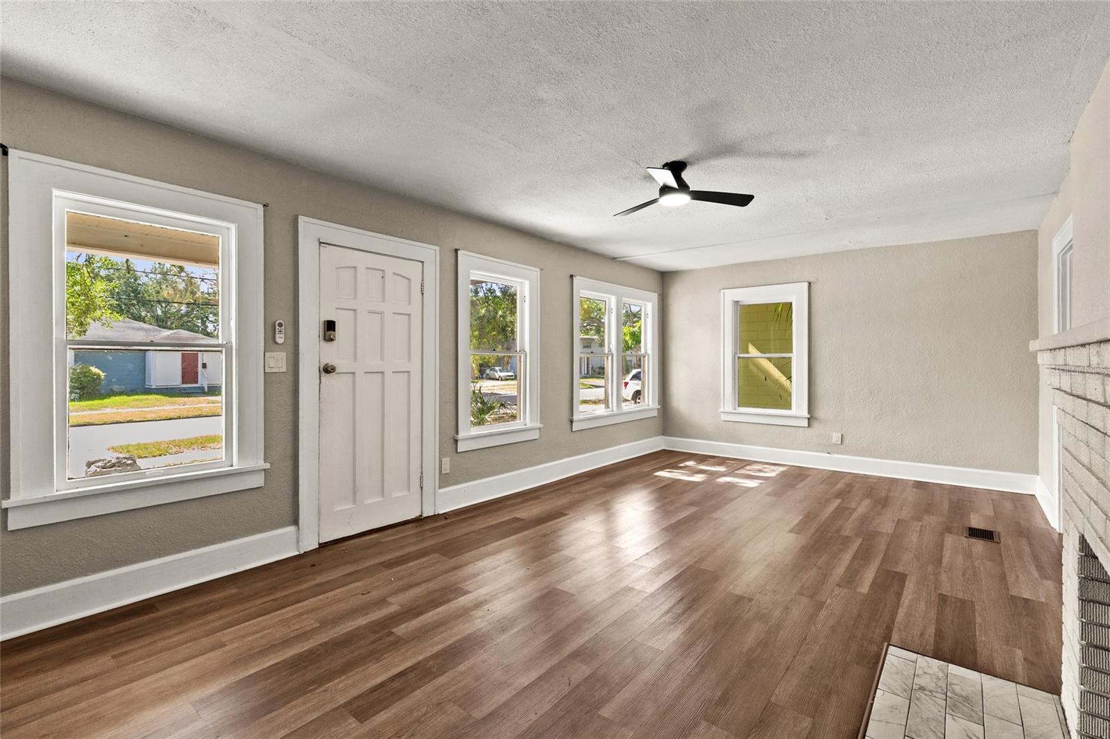 2329 7 ST S, ST PETERSBURG, FL — photo 9